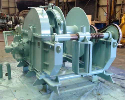 Hydraulic winch for boats