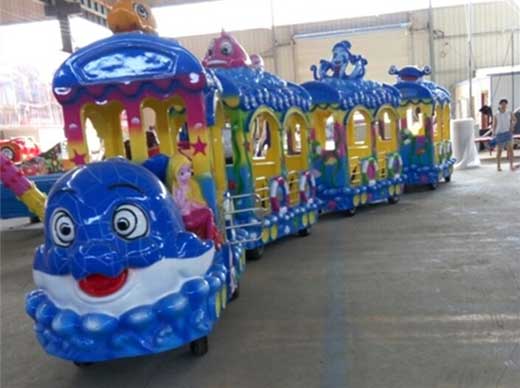Choose trackless train rides for kids