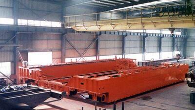 an overhead crane